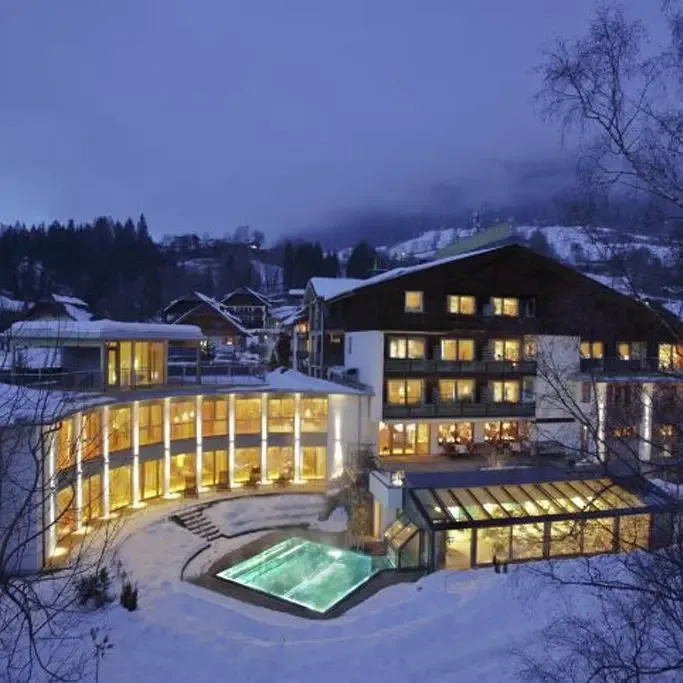 aussenansicht_des_eschenhof_winter_bei_nacht_hotel_eschenhof-bildhotel-eschenhof-pr-1 aussenansicht_des_eschenhof_winter_bei_nacht_hotel_eschenhof-bildhotel-eschenhof-pr-1