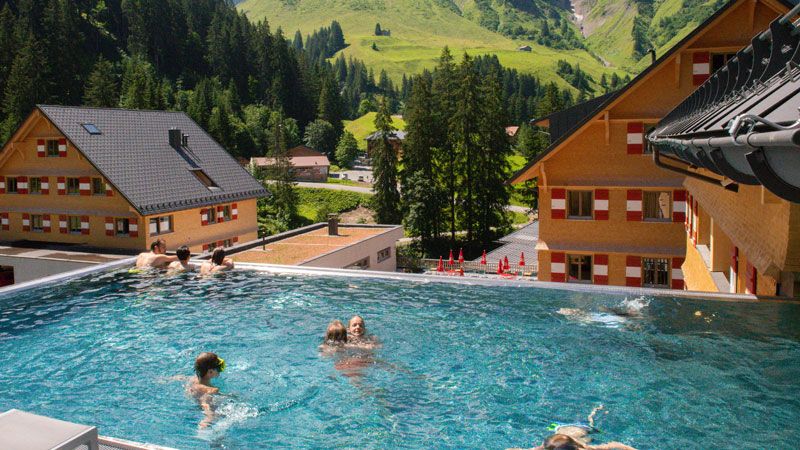 Berghaus_Schroecken.Pool_Ausblick.Bild.Berghaus_Schroecken.quer Berghaus Schroecken - Pool mit Aussicht