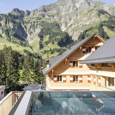 Berghaus_Schroecken.Pool.Bild.Berghaus_Schroecken.quer Berghaus Schroecken - Infinitypool