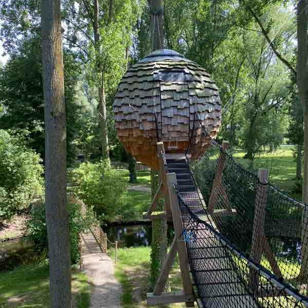 Domaine_Natureza_Baumhaus_Kugel.Bild.T4K.18 Domaine Natureza - Baumhaus Schlafkugel