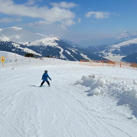 Zillertal Arena Skifahren mit Panorama Zillertal Arena Skifahren mit Panorama Foto: © Aline Scheuböck Trips4Kids.de