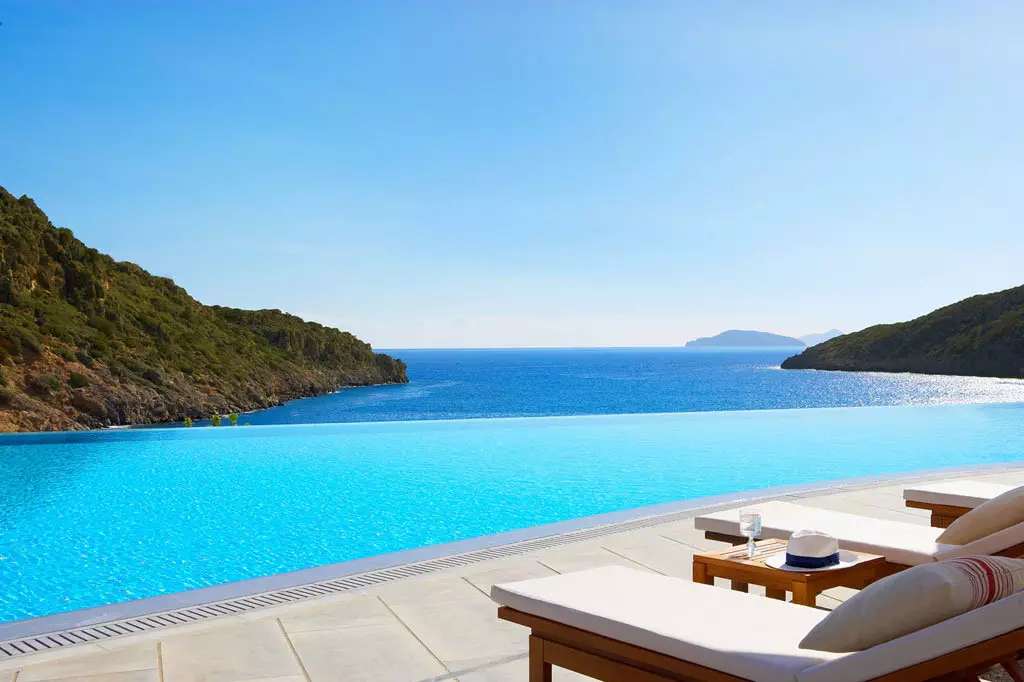 Das Daios Cove Luxury Resort & Villas heißt Kinder in den Herbstferien kostenfrei willkommen. Das familienfreundliche Urlaubsresort auf Kreta bietet ein buntes Kinder- und Teens-Programm …