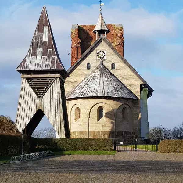 Alte-Kirche-Pellworm @ Foto: Nadine Sorgenfrei
