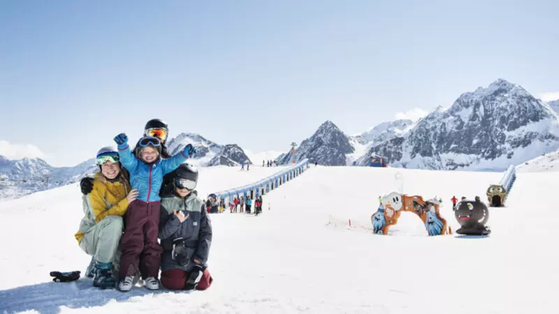 Big-Family-Stubaier-Gletscher-Andre-Schoenherr-Skicamp