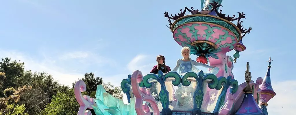 Disneyland-Paris- Parade mit Eiskönigin Elsa @Foto: Thomas Weiß
