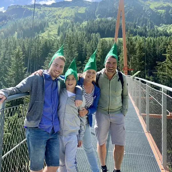 Family, Baumwipfelpfad, Golden-Gate-der-Alpen Saalbach-Hinterglemm @ Foto: Andrea Fischer