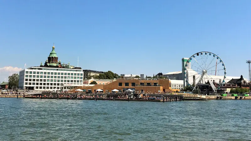 Helsinki Skyline mit Riesenrad © Foto: Andrea Fischer