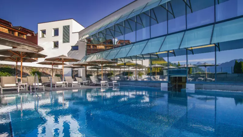 Pool im Hotel Loewe in Serfaus