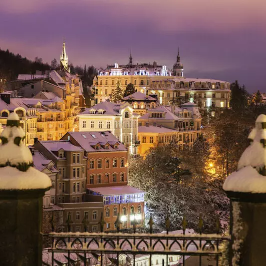Karlsbad im Winter Bild: Shutterstock; Henryl Sadura