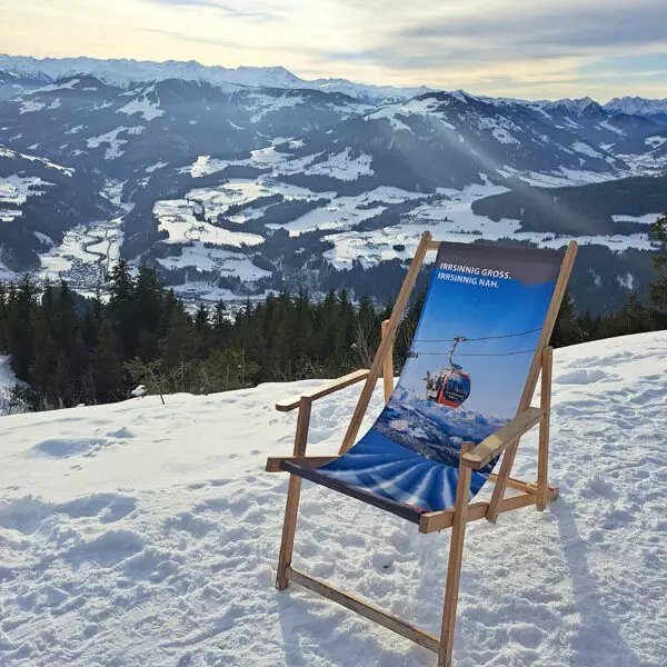 Liegestuhl mit Ausblick auf die Hohen Salve Tirol