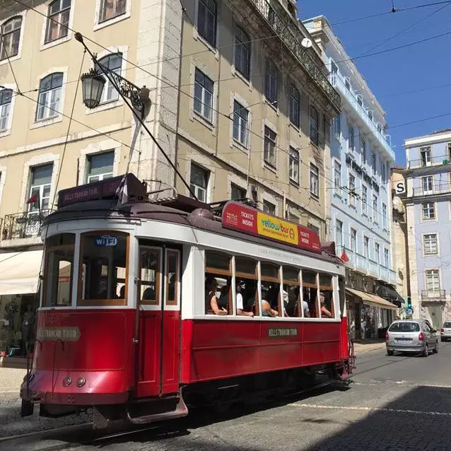 Mit der Strassenbahn durch Lissabons Altstadt