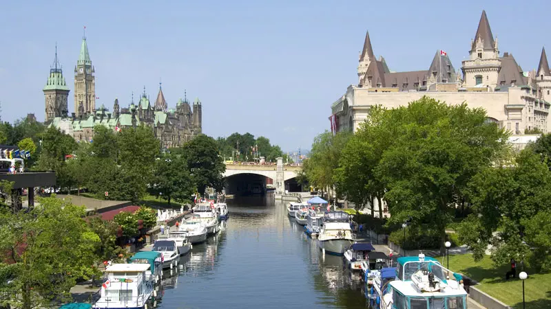 Ottawa.Canada-Day-Boats-Rideau-Canal.