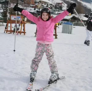Mädchen im Skiurlaub, Saalbach Hinterglemm