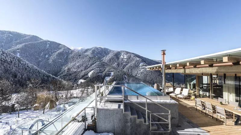 Sonnwies-Terrassse-im-Winter @ Foto: Familienhotel Sonnwies Südtirol