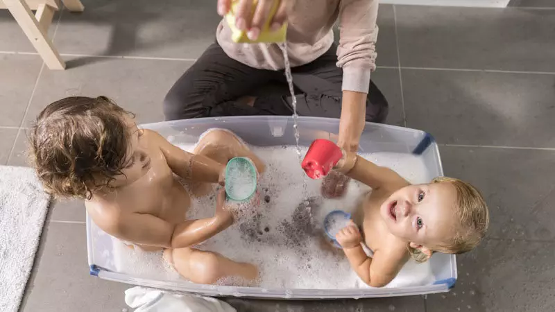 Stokke Flexi Bath X-large Transparent - Groß genug für zwei Kids in der Wanne