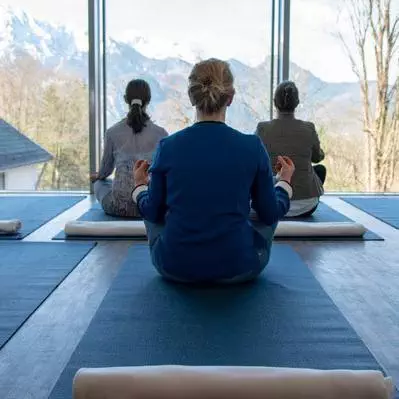 Yoga mit Kunst Tolelzer Land